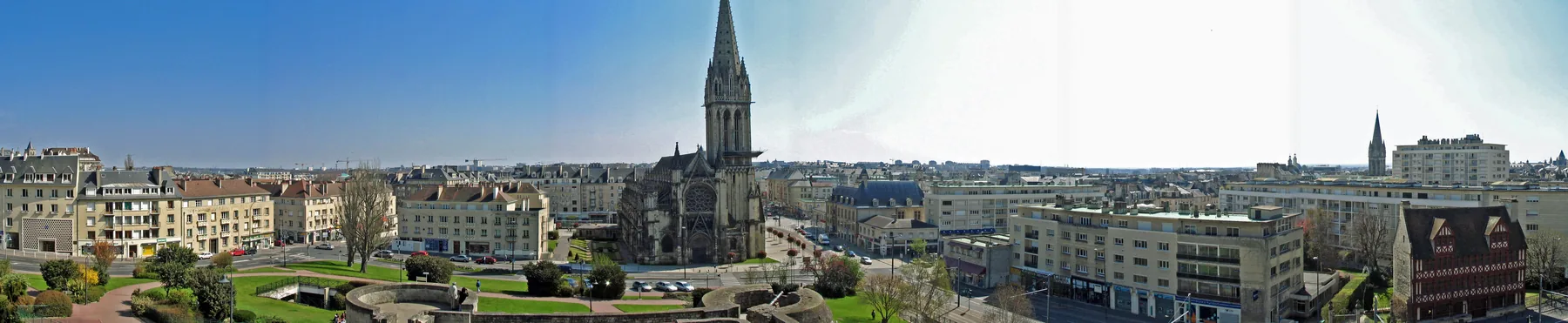 Panorama urbain de Caen vu depuis le château